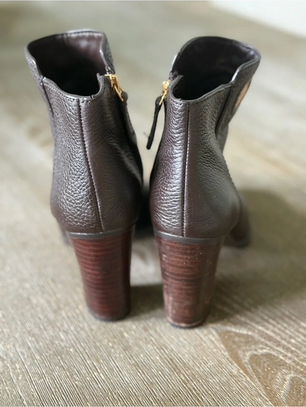 Tory Burch Dark Brown Pebbled Leather Booties Gold Logo Stacked Heel Sz 7